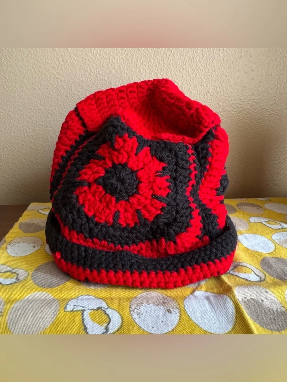Vintage look crocheted grandma square hat